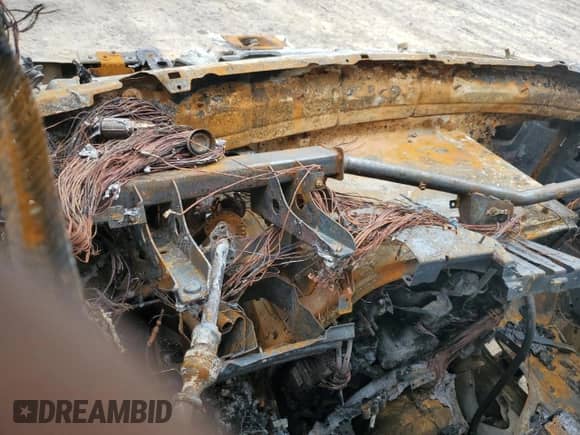 1998 Ford Econoline Cargo Recreational with VIN 1FDRE14L3WHB97819, listed as a Copart auction lot 50990494 with Not provided miles and Salvage title. Bid and sale history available at DreamBid. Image 9.