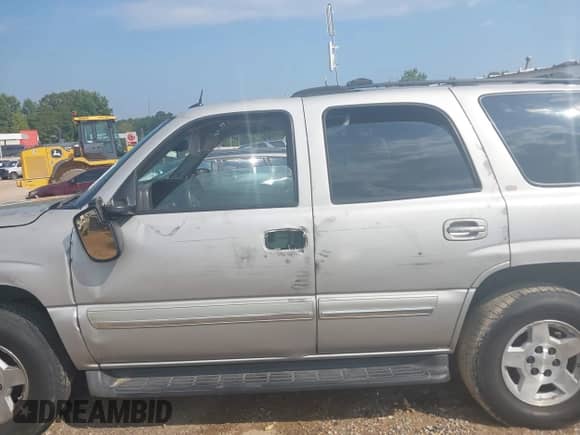 2005 Chevrolet Tahoe LT with VIN 1GNEC13TX5R138552, listed as a IAAI auction lot 43222237 with 190,357 mi miles and . Bid and sale history available at DreamBid. Image 15.