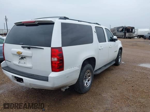 2013 Chevrolet Suburban LS с VIN 1GNSCHE08DR205825, выставлен на аукционе IAAI как лот 42594481 с пробегом 243 533 миль миль и . История ставок и продаж доступна на DreamBid. Изображение 4.