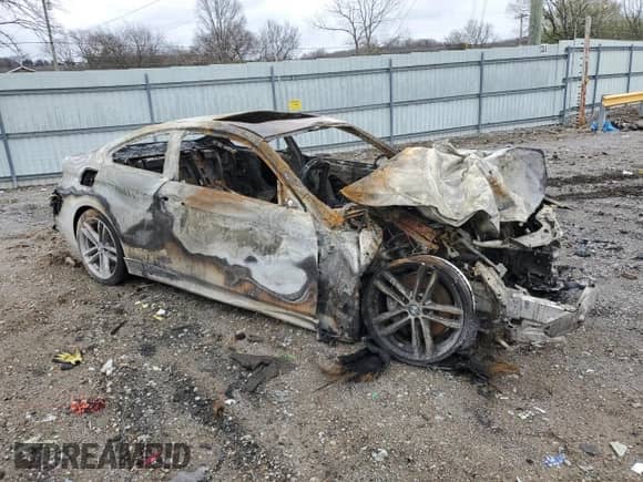 2018 BMW 4 Series 430i z VIN WBA4W3C57JAC97367, wystawiony jako Copart lot #49962005 z przebiegiem Nie podano mil oraz Nie do naprawy • Non repairable. Historia ofert i sprzedaży dostępna na DreamBid. Obrazek 4.