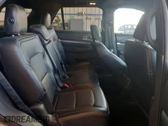 2018 Ford Explorer Limited z VIN 1FM5K8F84JGC86158, wystawiony jako Copart lot #81842015 z przebiegiem 169 703 mil mil oraz Czysty tytuł • Clean title. Historia ofert i sprzedaży dostępna na DreamBid. Obrazek 11.