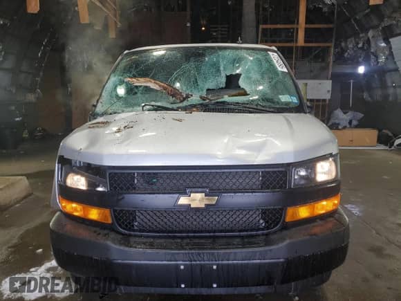 2024 Chevrolet City Express Cargo z VIN 1GAZGLFP7R1181106, wystawiony jako Copart lot #47254095 z przebiegiem 5 274 mil mil oraz Szkoda całkowita • Salvage title. Historia ofert i sprzedaży dostępna na DreamBid. Obrazek 5.