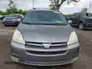 2004 Toyota Sienna XLE z VIN 5TDBA22C84S005135, wystawiony jako Copart lot #60681885 z przebiegiem 268 909 mil mil oraz Szkoda całkowita • Salvage title. Historia ofert i sprzedaży dostępna na DreamBid. Obrazek 5.