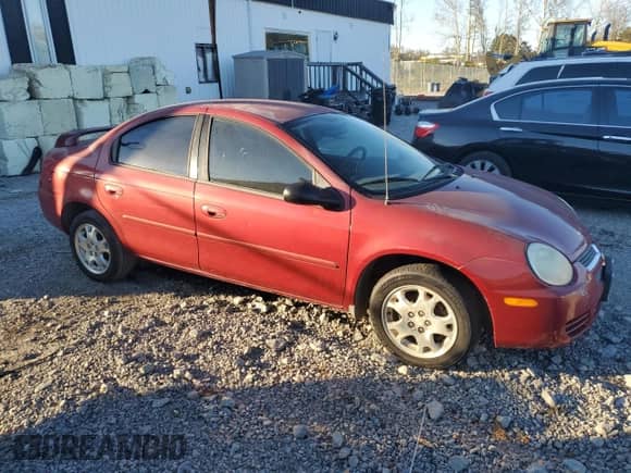 2005 Dodge Neon SXT z VIN 1B3ES56C85D289239, wystawiony jako Copart lot #76229194 z przebiegiem 127 918 mil mil oraz Czysty tytuł • Clean title. Historia ofert i sprzedaży dostępna na DreamBid. Obrazek 4.