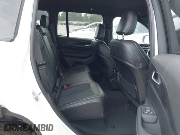 2025 Jeep Grand Cherokee Altitude with VIN 1C4RJGAG0SC266712, listed as a IAAI auction lot 42792449 with 5,453 mi miles and . Bid and sale history available at DreamBid. Image 8.