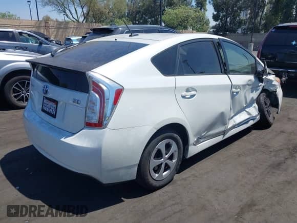 2015 Toyota Prius Four z VIN JTDKN3DU2F0449004, wystawiony jako IAAI lot #42930499 z przebiegiem 132 667 mil mil oraz . Historia ofert i sprzedaży dostępna na DreamBid. Obrazek 4.