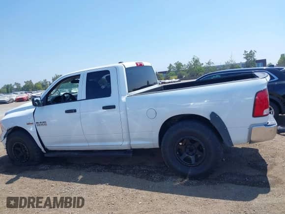2014 Ram 1500 Express z VIN 1C6RR6FT3ES391164, wystawiony jako IAAI lot #42724639 z przebiegiem 162 810 mil mil oraz . Historia ofert i sprzedaży dostępna na DreamBid. Obrazek 14.