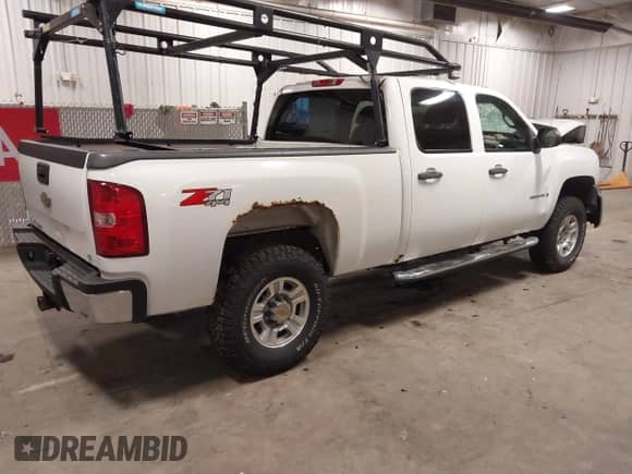 2009 Chevrolet Silverado 2500HD LT с VIN 1GCHK53699F182527, выставлен на аукционе IAAI как лот 43125416 с пробегом 217 305 миль миль и . История ставок и продаж доступна на DreamBid. Изображение 4.