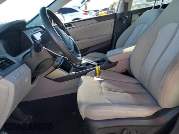 2017 Hyundai Sonata with VIN KMHE14L25HA062664, listed as a Copart auction lot 84186434 with 92,562 mi miles and Salvage title. Bid and sale history available at DreamBid. Image 7.