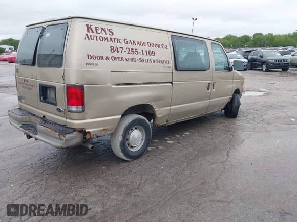 2000 Ford Econoline Cargo с VIN 1FTRE14W8YHA58870, выставлен на аукционе IAAI как лот 42316572 с пробегом 182 264 миль миль и . История ставок и продаж доступна на DreamBid. Изображение 4.