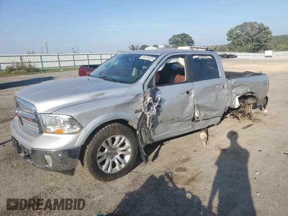 2014 Ram 1500 Longhorn z VIN 1C6RR7WT2ES217155, wystawiony jako Copart lot #84975025 z przebiegiem 220 893 mil mil oraz Nie do naprawy • Non repairable. Historia ofert i sprzedaży dostępna na DreamBid. Obrazek 1.