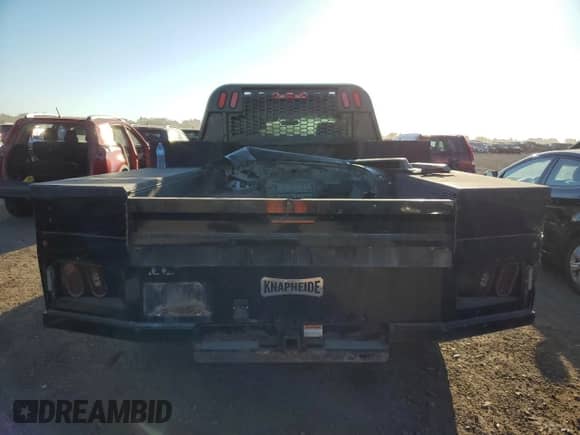 2017 Chevrolet Silverado 3500HD Work Truck z VIN 1GB4KYCY9HF198070, wystawiony jako Copart lot #77012994 z przebiegiem 110 332 mil mil oraz Szkoda całkowita • Salvage title. Historia ofert i sprzedaży dostępna na DreamBid. Obrazek 6.