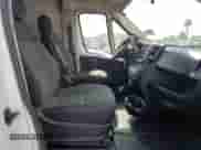 2018 Ram ProMaster Cargo z VIN 3C6TRVCG7JE112724, wystawiony jako Copart lot #62496845 z przebiegiem 167 188 mil mil oraz Czysty tytuł • Clean title. Historia ofert i sprzedaży dostępna na DreamBid. Obrazek 7.