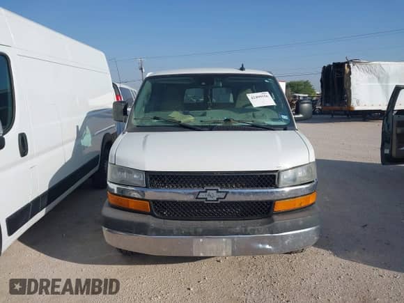 2020 Chevrolet Express Passenger LT z VIN 1GAZGPFP6L1228561, wystawiony jako IAAI lot #42499556 z przebiegiem 83 828 mil mil oraz . Historia ofert i sprzedaży dostępna na DreamBid. Obrazek 12.