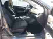 2017 Nissan Sentra SR z VIN 3N1AB7AP0HY378035, wystawiony jako IAAI lot #42017917 z przebiegiem 83 457 mil mil oraz . Historia ofert i sprzedaży dostępna na DreamBid. Obrazek 5.