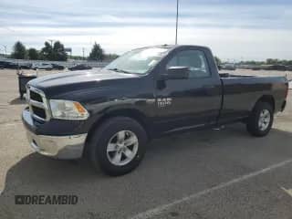 2019 Ram 1500 Tradesman z VIN 3C6JR6DT1KG506072, wystawiony jako Copart lot #86143835 z przebiegiem 118 971 mil mil oraz Czysty tytuł • Clean title. Historia ofert i sprzedaży dostępna na DreamBid. Obrazek 1.
