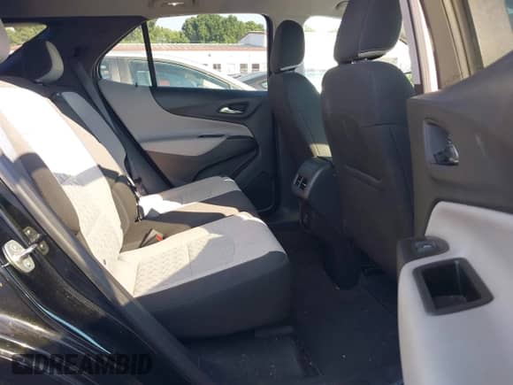 2024 Chevrolet Equinox LS z VIN 3GNAX5EG1RL291392, wystawiony jako IAAI lot #42707579 z przebiegiem 14 582 mil mil oraz . Historia ofert i sprzedaży dostępna na DreamBid. Obrazek 8.