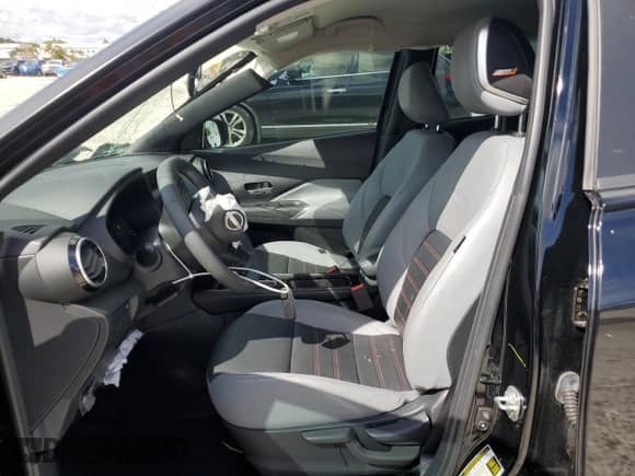 2023 Nissan Kicks SR z VIN 3N1CP5DV8PL479778, wystawiony jako Copart lot #85360285 z przebiegiem 23 749 mil mil oraz Nie do naprawy • Non repairable. Historia ofert i sprzedaży dostępna na DreamBid. Obrazek 7.