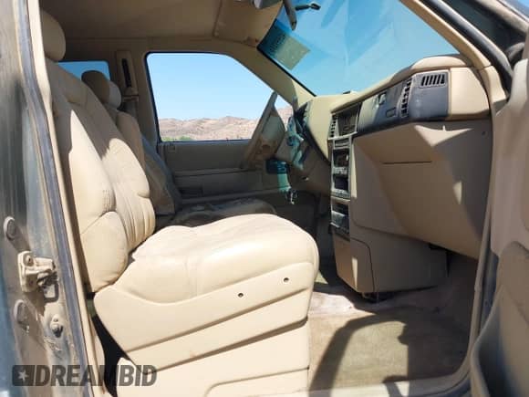 1993 Dodge Caravan with VIN 2B4GH55R8PR128883, listed as a IAAI auction lot 42553216 with 222,244 mi miles and . Bid and sale history available at DreamBid. Image 5.