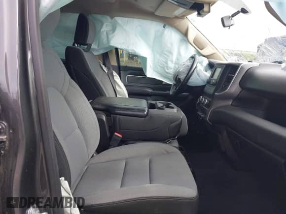 2020 Ram 1500 Big Horn z VIN 1C6SRFBT3LN414588, wystawiony jako IAAI lot #42177941 z przebiegiem Nie podano mil oraz . Historia ofert i sprzedaży dostępna na DreamBid. Obrazek 5.