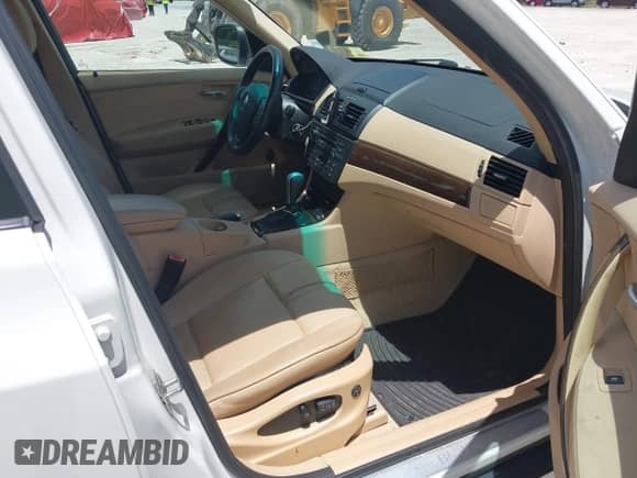 2010 BMW X3 xDrive30i z VIN WBXPC9C46AWJ32111, wystawiony jako IAAI lot #42710433 z przebiegiem 170 295 mil mil oraz . Historia ofert i sprzedaży dostępna na DreamBid. Obrazek 5.