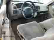 2000 Ford F-150 XL z VIN 1FTRX17L2YNA44461, wystawiony jako Copart lot #84027265 z przebiegiem Nie podano mil oraz Czysty tytuł • Clean title. Historia ofert i sprzedaży dostępna na DreamBid. Obrazek 8.