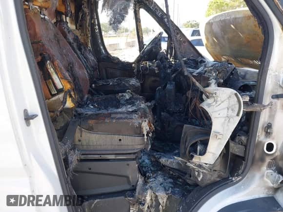 2015 Ram ProMaster z VIN 3C6TRVND8FE504363, wystawiony jako IAAI lot #42139840 z przebiegiem Nie podano mil oraz . Historia ofert i sprzedaży dostępna na DreamBid. Obrazek 5.