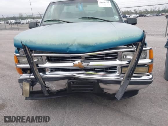1997 Chevrolet Silverado 1500 с VIN 2GCEC19M8V1265978, выставлен на аукционе IAAI как лот 40690252 с пробегом 305 960 миль миль и . История ставок и продаж доступна на DreamBid. Изображение 6.