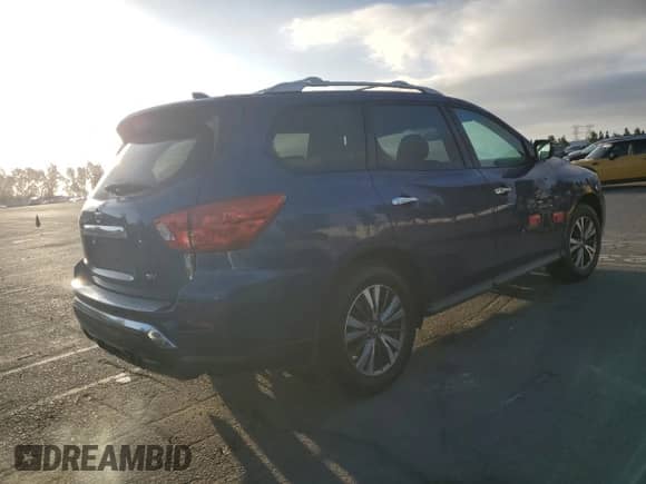 2019 Nissan Pathfinder S z VIN 5N1DR2MN2KC592149, wystawiony jako Copart lot #82182655 z przebiegiem 60 630 mil mil oraz Czysty tytuł • Clean title. Historia ofert i sprzedaży dostępna na DreamBid. Obrazek 3.
