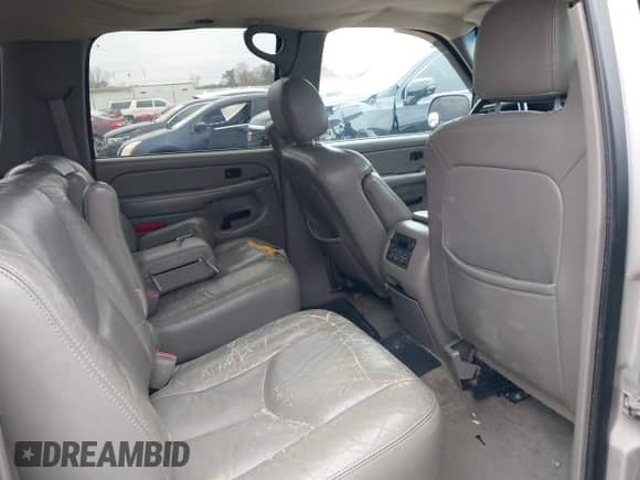 2004 Chevrolet Suburban LS with VIN 3GNEC16Z94G210873, listed as a IAAI auction lot 41624290 with 347,735 mi miles and . Bid and sale history available at DreamBid. Image 8.