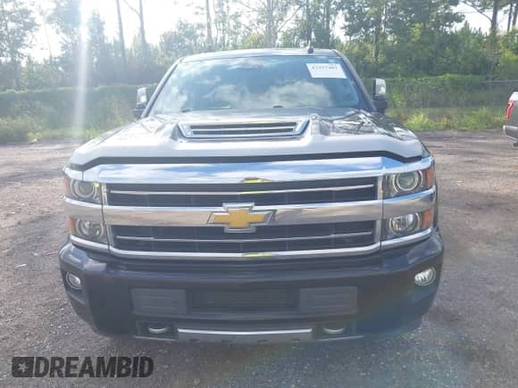 2019 Chevrolet Silverado 2500HD High Country с VIN 1GC1KUEY8KF135117, выставлен на аукционе IAAI как лот 43357487 с пробегом Не указан миль и . История ставок и продаж доступна на DreamBid. Изображение 6.