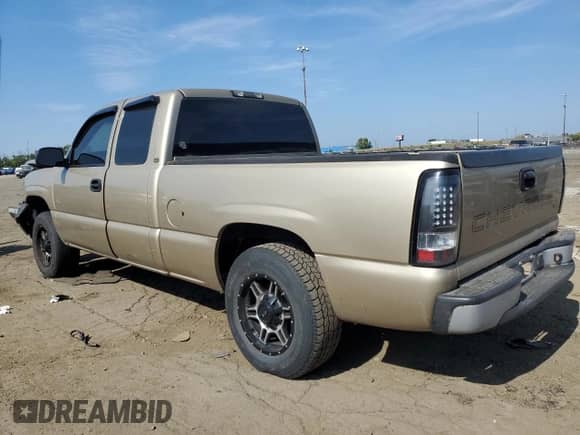 2005 Chevrolet Silverado 1500 Work Truck z VIN 1GCEC19V25Z222771, wystawiony jako Copart lot #81264215 z przebiegiem 179 441 mil mil oraz Czysty tytuł • Clean title. Historia ofert i sprzedaży dostępna na DreamBid. Obrazek 2.