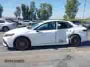 2023 Toyota Camry SE с VIN 4T1G11AK6PU129912, выставлен на аукционе IAAI как лот 42527485 с пробегом 28 726 миль миль и . История ставок и продаж доступна на DreamBid. Изображение 14.