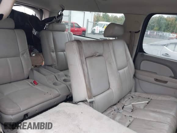 2007 Chevrolet Suburban LT с VIN 1GNFK16357J227045, выставлен на аукционе IAAI как лот 43308892 с пробегом 220 826 миль миль и . История ставок и продаж доступна на DreamBid. Изображение 8.