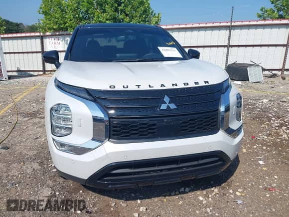 2023 Mitsubishi Outlander SEL z VIN JA4J4VA86PZ010610, wystawiony jako IAAI lot #42883511 z przebiegiem 37 536 mil mil oraz . Historia ofert i sprzedaży dostępna na DreamBid. Obrazek 12.