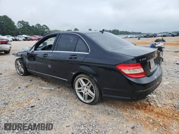 2011 Mercedes-Benz C 300 Sport z VIN WDDGF5EB8BR156487, wystawiony jako Copart lot #67489375 z przebiegiem 163 288 mil mil oraz Szkoda całkowita • Salvage title. Historia ofert i sprzedaży dostępna na DreamBid. Obrazek 2.