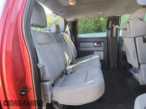 2013 Ford F-150 XL z VIN 1FTFW1CF7DKE49068, wystawiony jako Copart lot #83951585 z przebiegiem 200 825 mil mil oraz Szkoda całkowita • Salvage title. Historia ofert i sprzedaży dostępna na DreamBid. Obrazek 10.