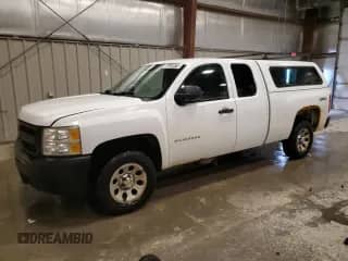 2011 Chevrolet Silverado 1500 Work Truck z VIN 1GCRKPE3XBZ443364, wystawiony jako Copart lot #50638575 z przebiegiem 201 018 mil mil oraz Czysty tytuł • Clean title. Historia ofert i sprzedaży dostępna na DreamBid. Obrazek 1.