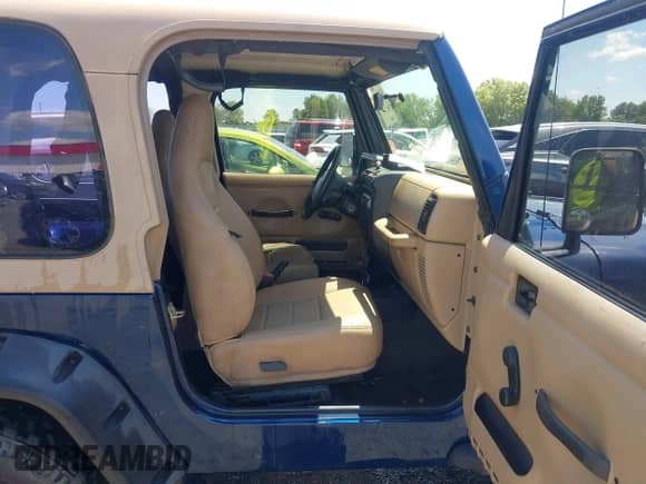 2001 Jeep Wrangler SE with VIN 1J4FA29P01P344644, listed as a IAAI auction lot 42170936 with 130,938 mi miles and . Bid and sale history available at DreamBid. Image 5.