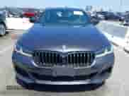 2023 BMW 5 Series 540i z VIN WBA53BJ00PWX97460, wystawiony jako IAAI lot #42421589 z przebiegiem 46 648 mil mil oraz . Historia ofert i sprzedaży dostępna na DreamBid. Obrazek 12.