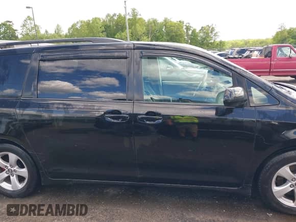 2012 Toyota Sienna SE with VIN 5TDXK3DC2CS258374, listed as a IAAI auction lot 42187448 with 134,898 mi miles and . Bid and sale history available at DreamBid. Image 14.