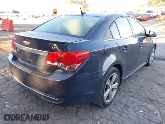 2014 Chevrolet Cruze 2LT z VIN 1G1PE5SB2E7122071, wystawiony jako IAAI lot #43346988 z przebiegiem 179 071 mil mil oraz . Historia ofert i sprzedaży dostępna na DreamBid. Obrazek 4.