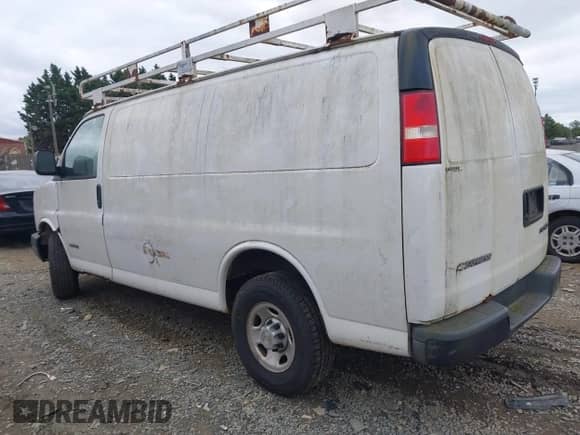 2005 Chevrolet Express Cargo z VIN 1GCGG25V951155867, wystawiony jako IAAI lot #43446720 z przebiegiem 226 162 mil mil oraz . Historia ofert i sprzedaży dostępna na DreamBid. Obrazek 3.
