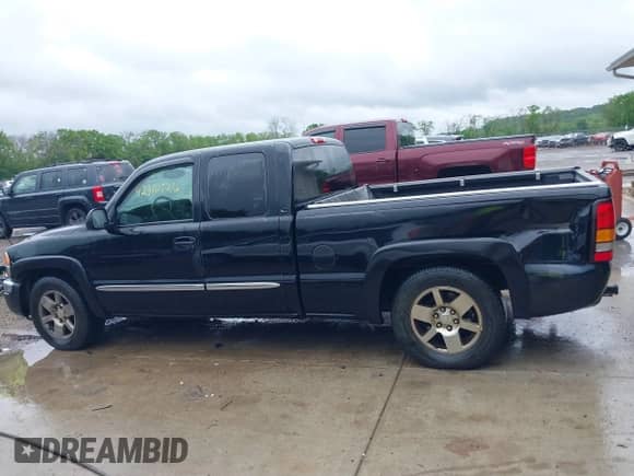 2004 GMC Sierra 1500 SLE с VIN 1GTEK19T24E156018, выставлен на аукционе IAAI как лот 42310526 с пробегом 204 753 миль миль и . История ставок и продаж доступна на DreamBid. Изображение 14.