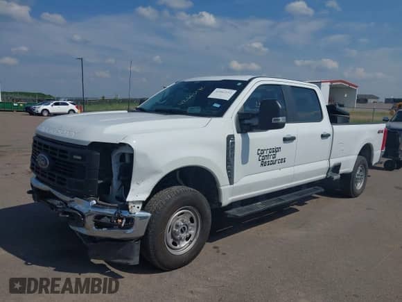 2024 Ford F-250 XL z VIN 1FT7W2BA7REF12224, wystawiony jako IAAI lot #42663192 z przebiegiem 17 848 mil mil oraz . Historia ofert i sprzedaży dostępna na DreamBid. Obrazek 2.