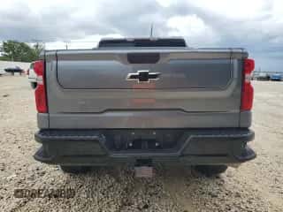 2021 Chevrolet Silverado 1500 Custom Trail Boss z VIN 1GCPYCEH8MZ444686, wystawiony jako Copart lot #90116405 z przebiegiem 88 491 mil mil oraz Nie do naprawy • Non repairable. Historia ofert i sprzedaży dostępna na DreamBid. Obrazek 6.