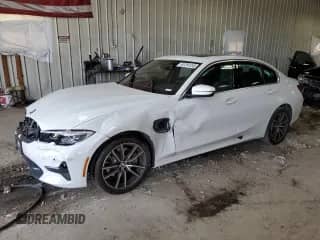 2021 BMW 3 Series 330e xDrive z VIN 3MW5P9J07M8C06218, wystawiony jako Copart lot #67291245 z przebiegiem Nie podano mil oraz Nie do naprawy • Non repairable. Historia ofert i sprzedaży dostępna na DreamBid. Obrazek 1.