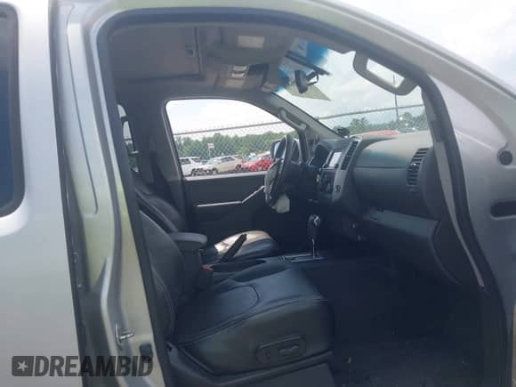 2016 Nissan Frontier S z VIN 1N6AD0EV1GN772790, wystawiony jako IAAI lot #42642130 z przebiegiem 103 019 mil mil oraz . Historia ofert i sprzedaży dostępna na DreamBid. Obrazek 5.