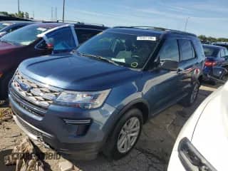 2018 Ford Explorer XLT z VIN 1FM5K8DH7JGA58920, wystawiony jako Copart lot #70497195 z przebiegiem 136 418 mil mil oraz Czysty tytuł • Clean title. Historia ofert i sprzedaży dostępna na DreamBid. Obrazek 1.