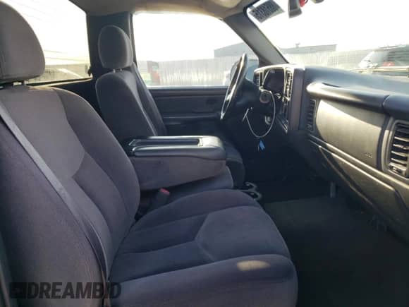2004 GMC Sierra 1500 SLE z VIN 1GTEC14T24Z291206, wystawiony jako Copart lot #88518315 z przebiegiem 269 107 mil mil oraz Szkoda całkowita • Salvage title. Historia ofert i sprzedaży dostępna na DreamBid. Obrazek 10.